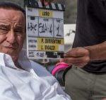 Loro 1, il film di sorrentino su berlusconi: una commedia farsesca romantico-sentimentale