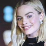 Margot robbie produrrà barbed wire heart