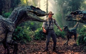 Jurassic World-Dominion, Sam Neill in una scena del film