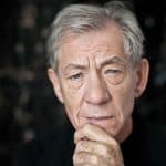 Sir ian mckellen: la prima celebrità covid-free