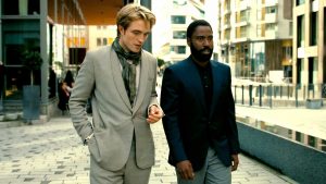 Tenet, Robert Pattinson e John David Washington in una scena del film
