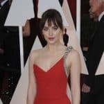 Persuasione di jane austen diventa un film con dakota johnson