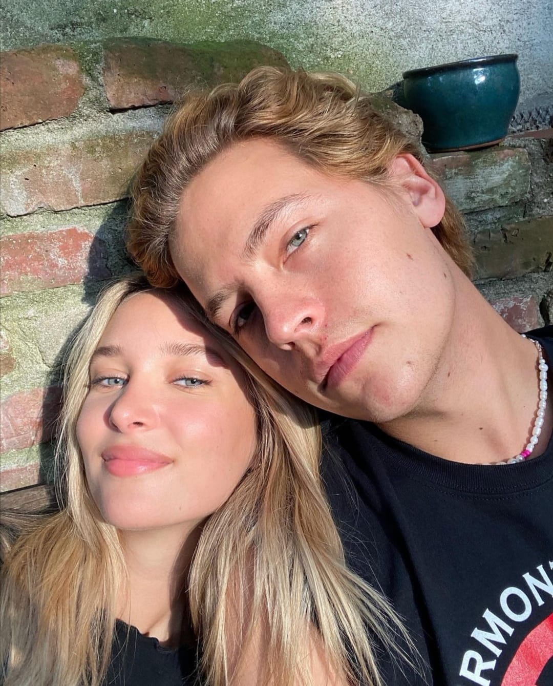 Cole Sprouse e Ari Fournier