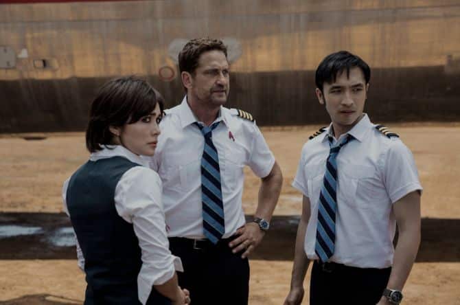 Una scena del film the plane con gerard butler