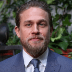 Charlie hunnam compie 44 anni, auguri!