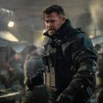 Tyler rake 2, torna l'affascinante mercenario interpretato da chris hemsworth