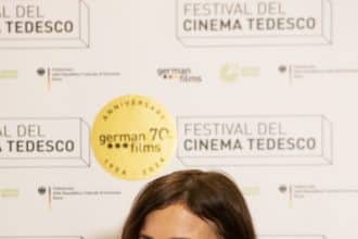 Falling into Place di Aylin Tezel vince il Premio del Pubblico alla quarta edizione del Festival del Cinema Tedesco