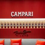 Campari tinge di rosso la biennale di venezia