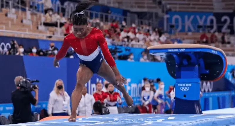 Simone biles rising: la rinascita di una campionessa verso parigi 2024