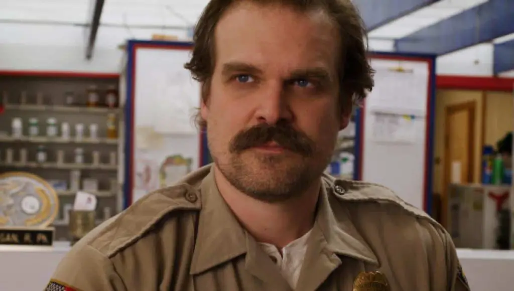 David harbour, ritratto del gigante del cinema e della tv