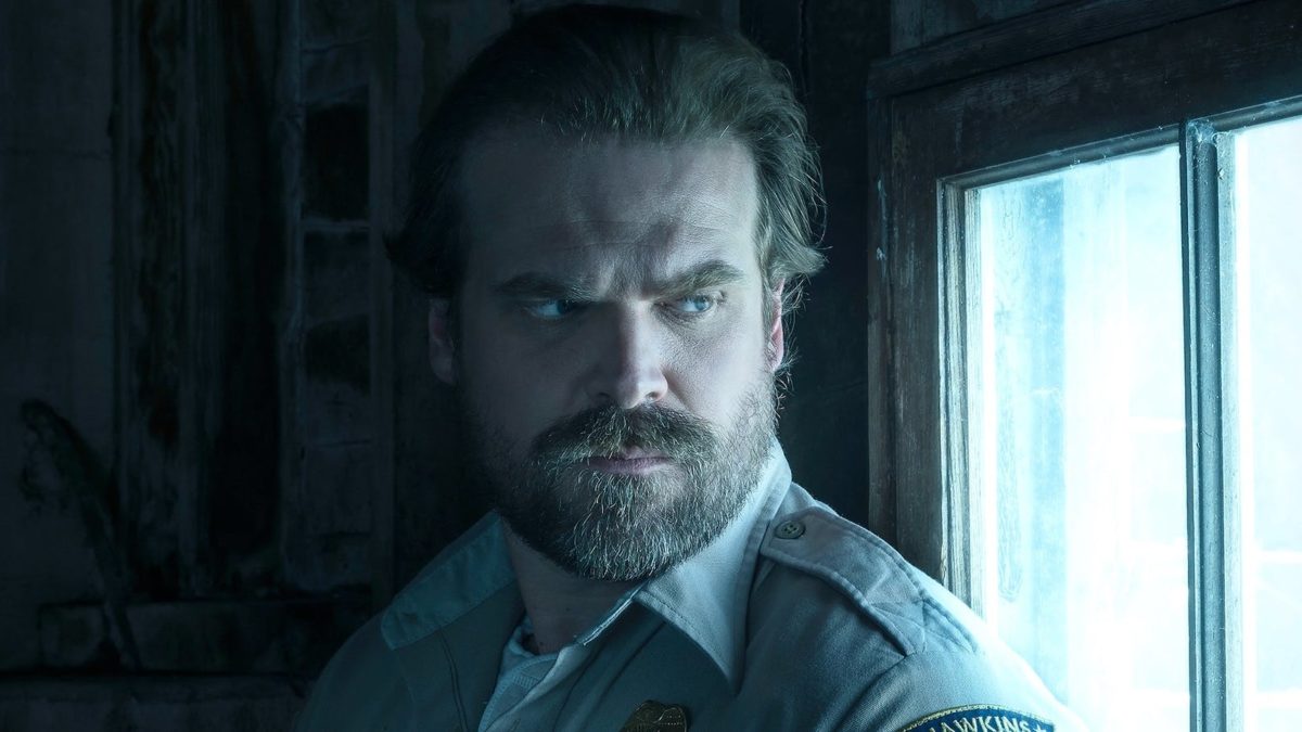 David harbour, ritratto del gigante del cinema e della tv