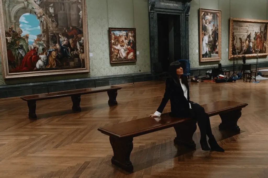 Eos my national gallery, london – claudia winkleman in national gallery 200.