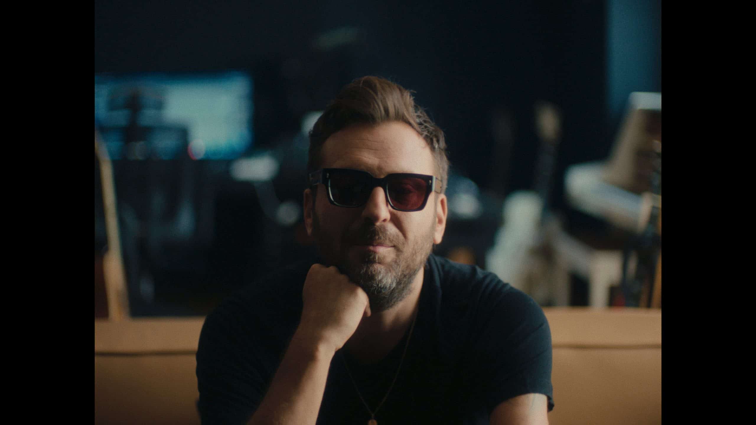 Alaska baby: il nuovo documentario su cesare cremonini, il trailer
