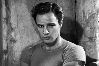 Marlon brando: l'anti divo più eclettico di hollywood