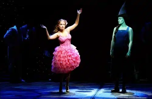 Wicked: il musical che prende vita con ariana grande e cyntia erivo