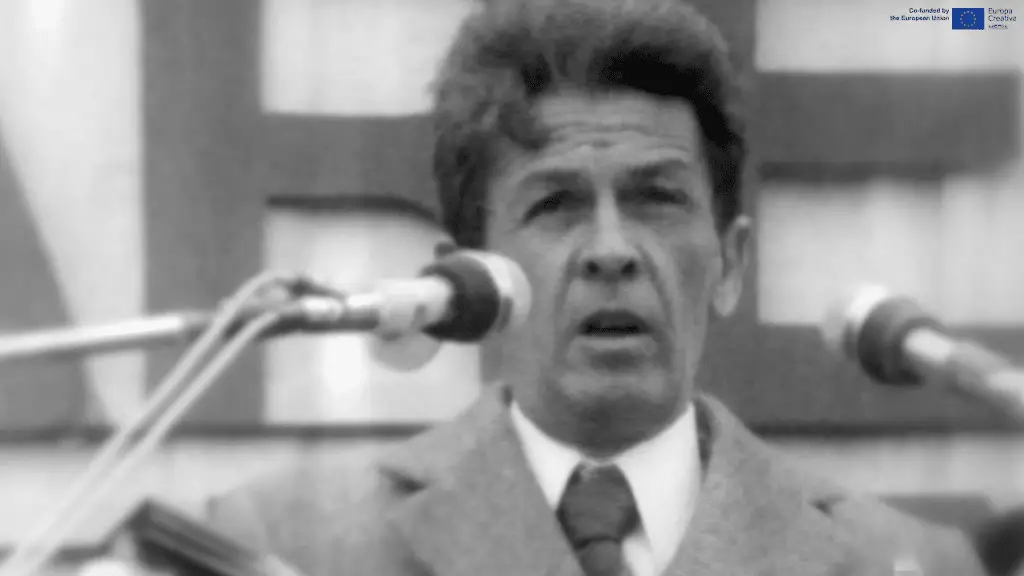 Arrivederci berlinguer! Un commovente omaggio sull'ultimo grande leader della sinistra italiana su mymovies one