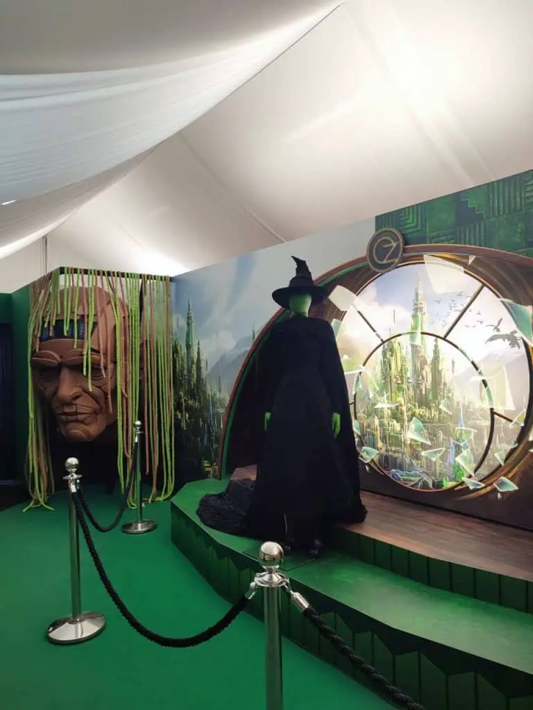 Wicked: incredibile mostra e immagini a lucca 2024