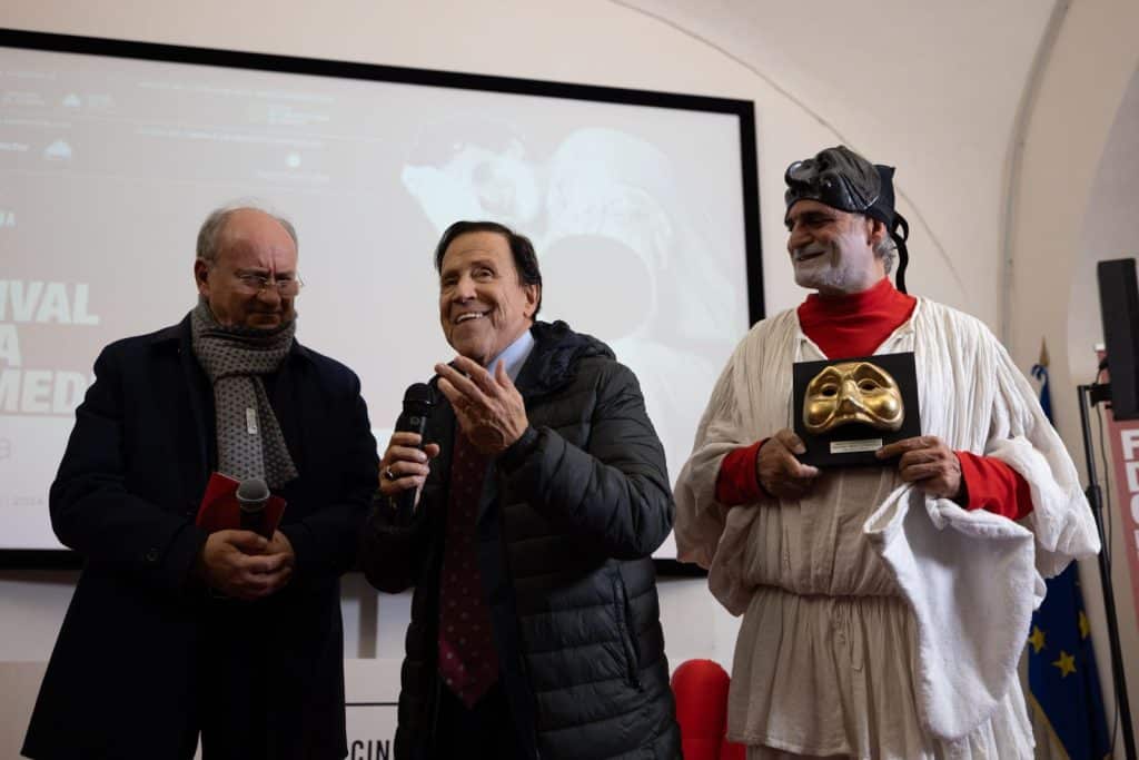 Festival della commedia 2024: maschera d'oro per jerry calà, giacomo rizzo e sergio assisi