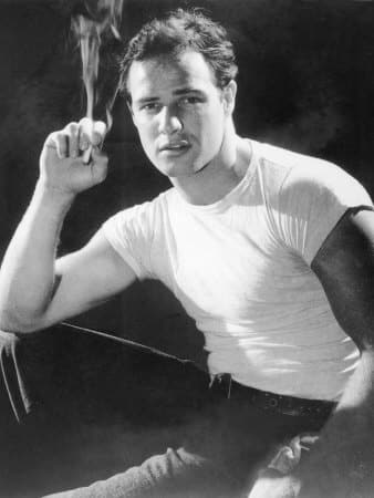 Marlon brando: l'anti divo più eclettico di hollywood