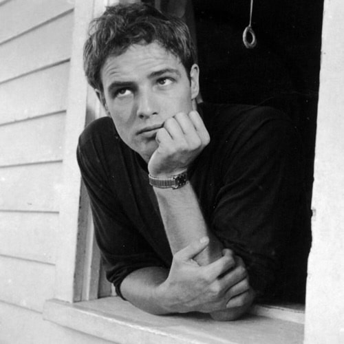 Marlon brando: l'anti divo più eclettico di hollywood