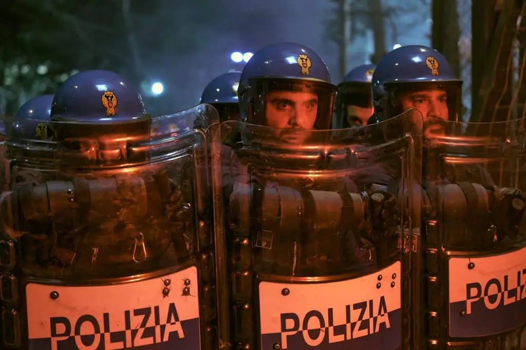 Acab: la nuova serie netflix di michele alhaique