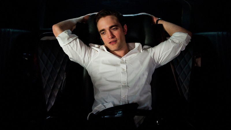 Robert pattinson, fascino londinese tra arte e mercato