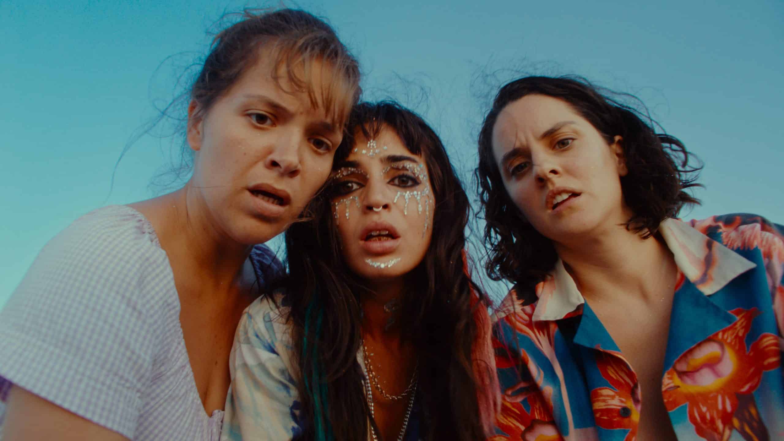 The balconettes, la prima clip della commedia horror