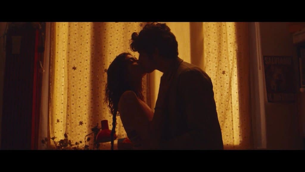 L'amore, in teoria: un dramma giovanile sui sentimenti L'amore, in teoria: un dramma giovanile sui sentimenti