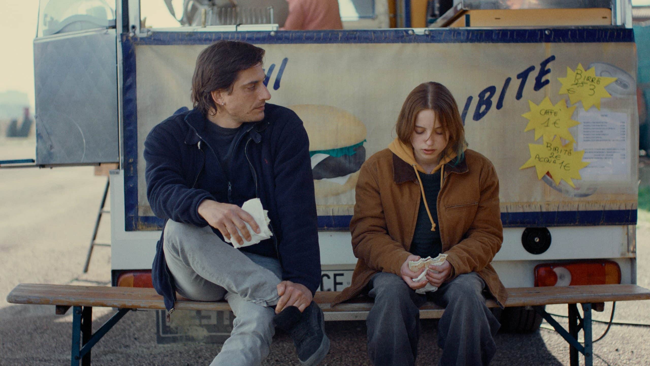 Paternal leave con luca marinelli dal 15 maggio al cinema