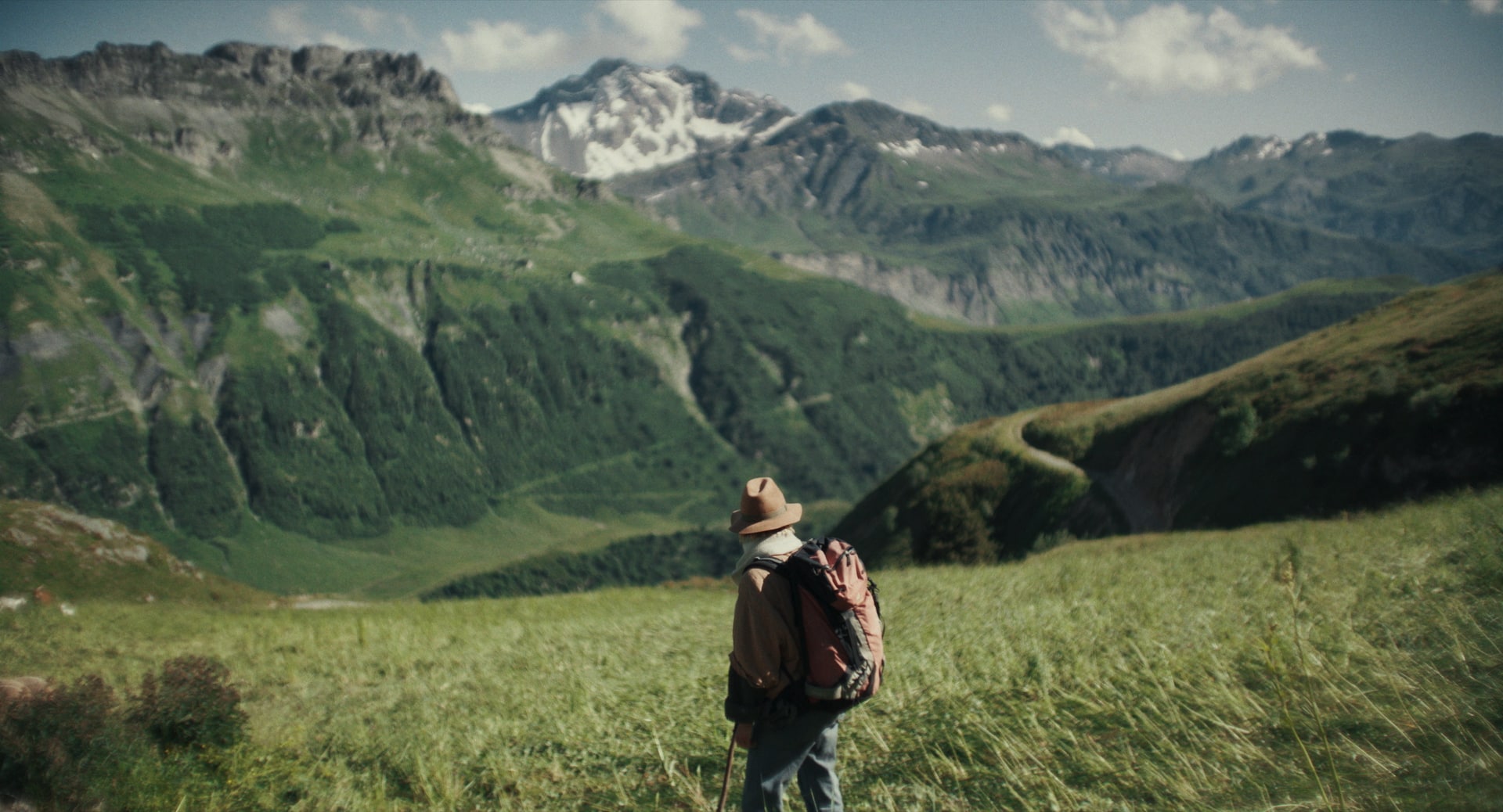 Fino alle montagne trailer e poster, dal 29 maggio al cinema