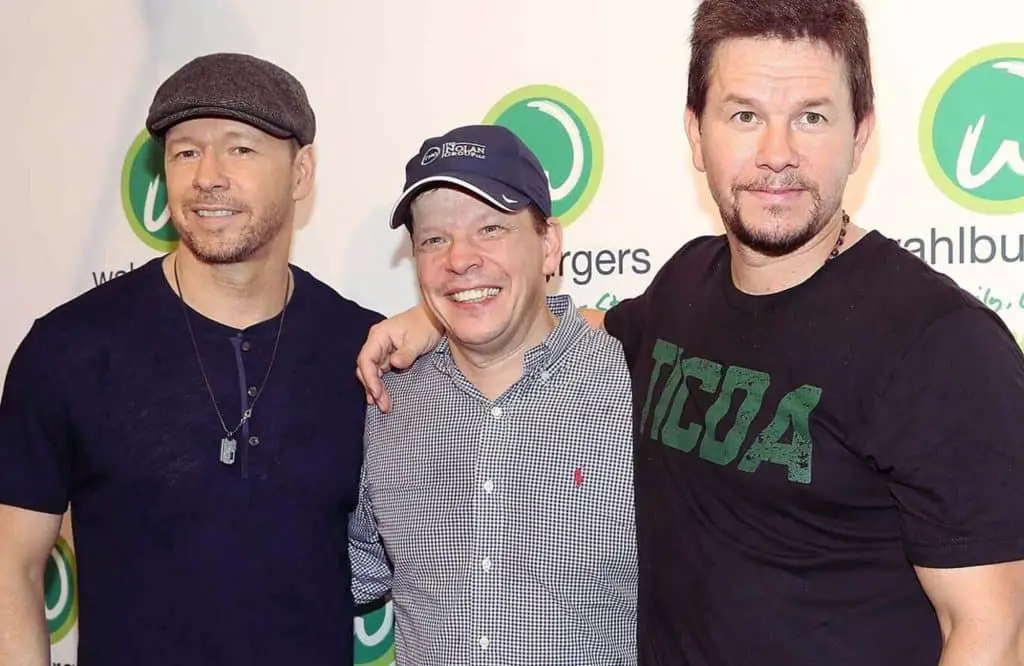 Mark wahlberg dice 'addio' al cinema e cambia mestiere: il talento è di famiglia Mark wahlberg hamburgheria fratelli