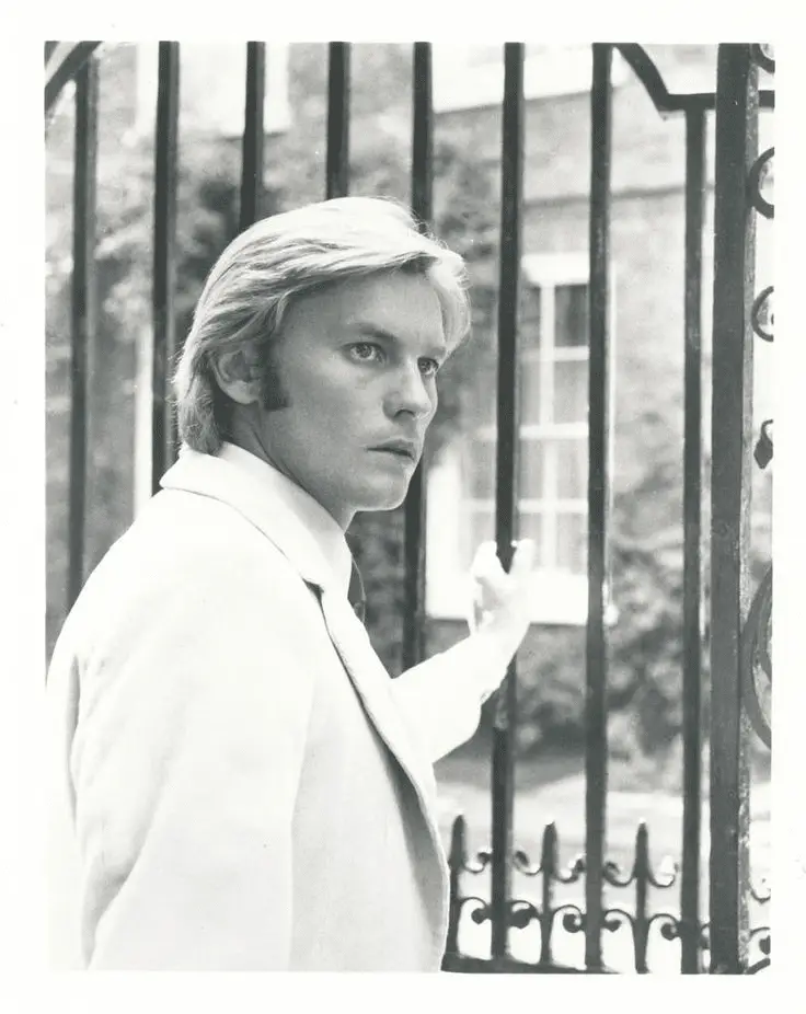 Helmut berger, ritratto di un attore. Un'anima tormentata dalla vita straordinaria (1944-2023) Helmut berger, ritratto di un attore. Un'anima tormentata dalla vita straordinaria (1944-2023)