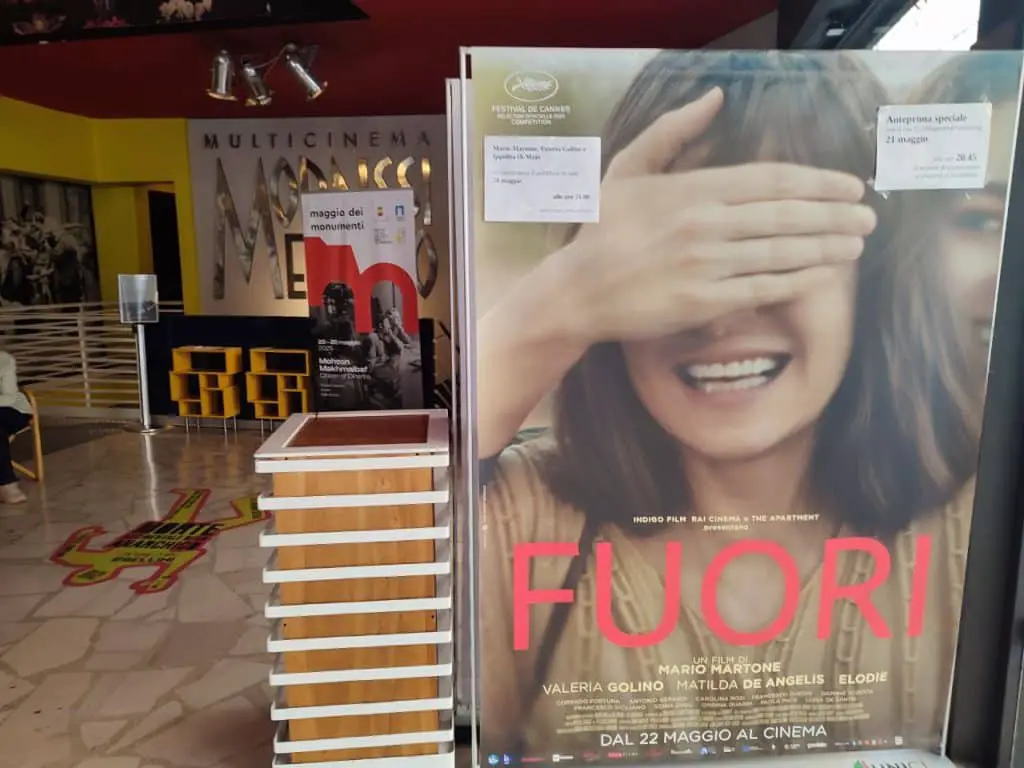 Fuori: essenziale recensione dell'anteprima del 21 maggio
