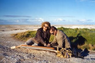 Solveig dommartin e william hurt in fino alla fine del mondo / courtesy of wim wenders stiftung - argos films.