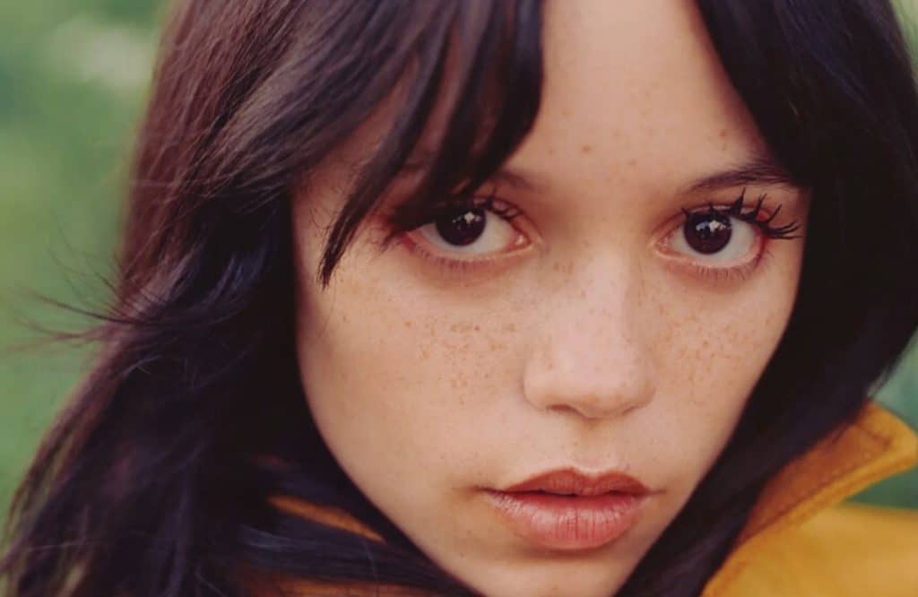 Jenna ortega, la cura perfetta per salvarsi dall'infelicità Jenna ortega terapia infelicità