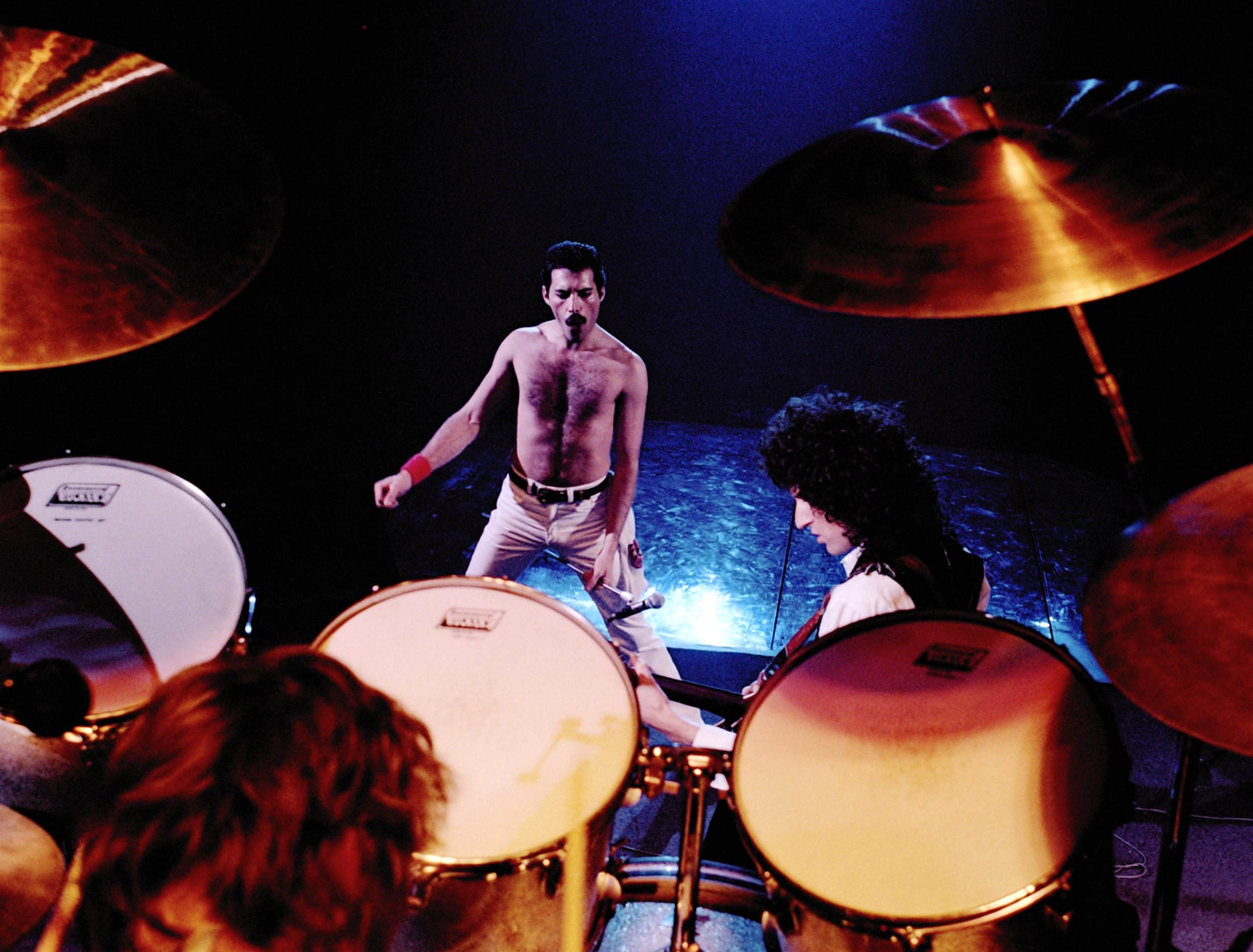 Freddie mercury torna al cinema con il concerto leggendario a montréal Freddie mercury torna al cinema con il concerto leggendario a montréal