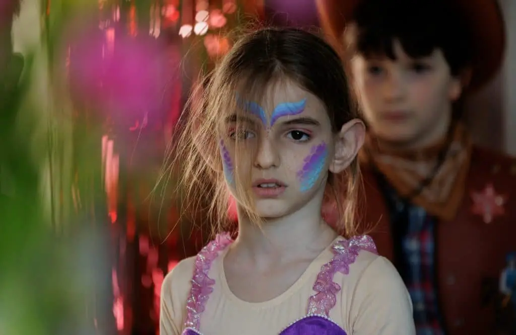 Unicorni (2025): "io vorrei essere io". L'inclusione e la genitorialità Unicorni 2025 recensione