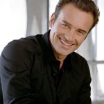 Julian mcmahon: il brillante attore ci lascia a 56 anni