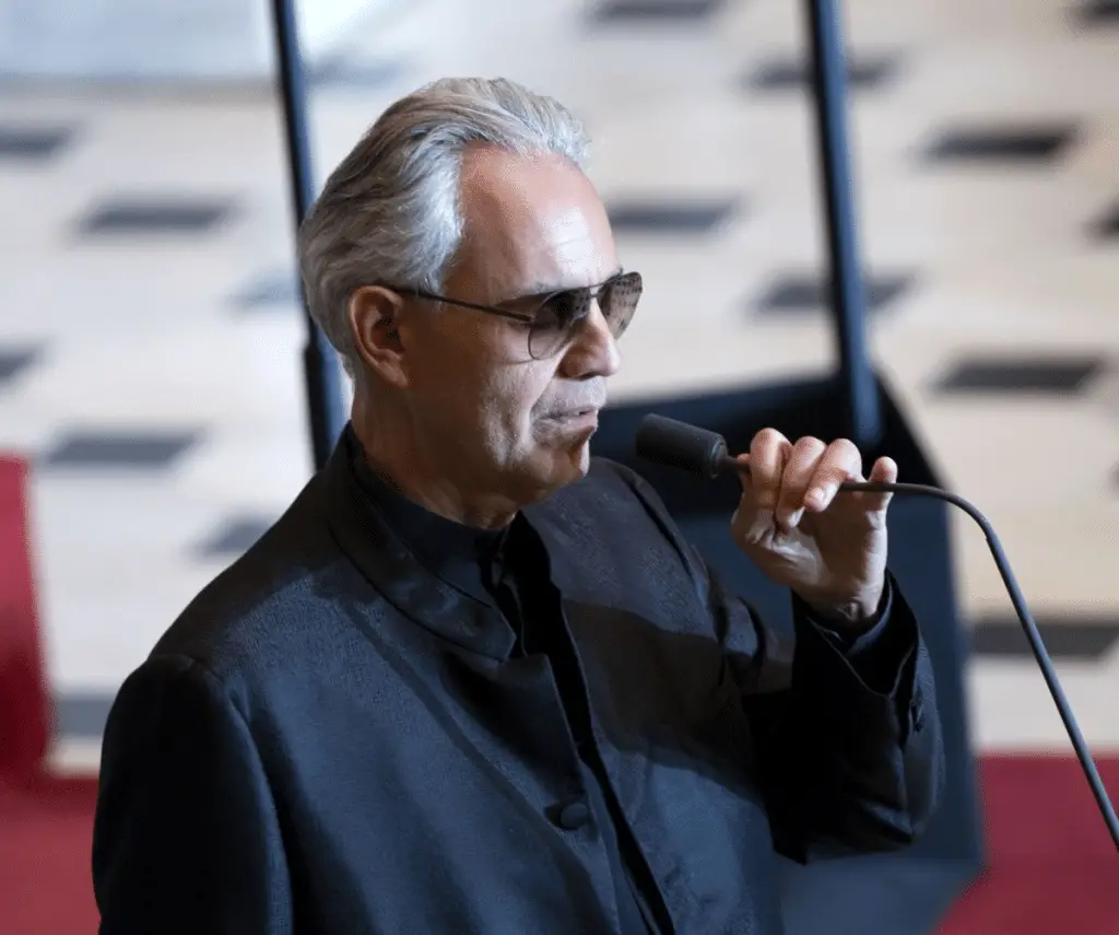 Disney+. Uno storico concerto da città del vaticano con andrea bocelli e pharrell williams