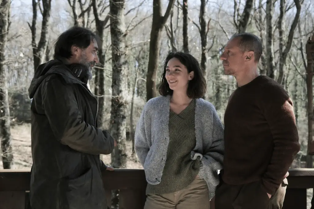La lezione. Un pericoloso viaggio tra presente e passato Stefano mordini, matilda de angelis e stefano accorsi (foto di camilla cattabriga) dal set de la lezione.