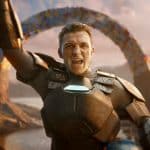 Tom holland collabora con lego in never stop playing