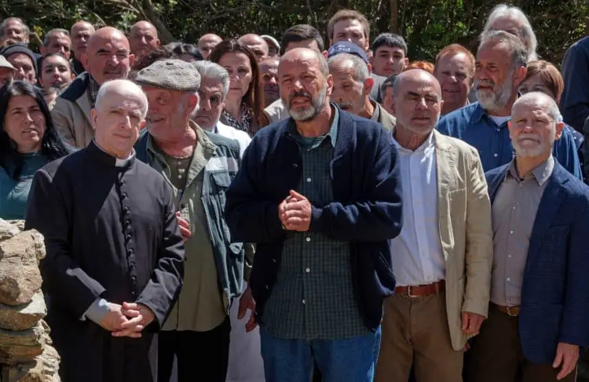La vita va così trailer e poster