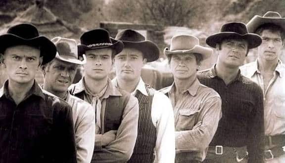 Charles bronson (1921-2003). Ritratto di un attore. Un'icona senza tempo tra il west, l'amore e la notte Charles bronson (1921-2003). Ritratto di un attore. Un'icona senza tempo tra il west, l'amore e la notte