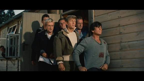 Charles bronson (1921-2003). Ritratto di un attore. Un'icona senza tempo tra il west, l'amore e la notte Charles bronson (1921-2003). Ritratto di un attore. Un'icona senza tempo tra il west, l'amore e la notte