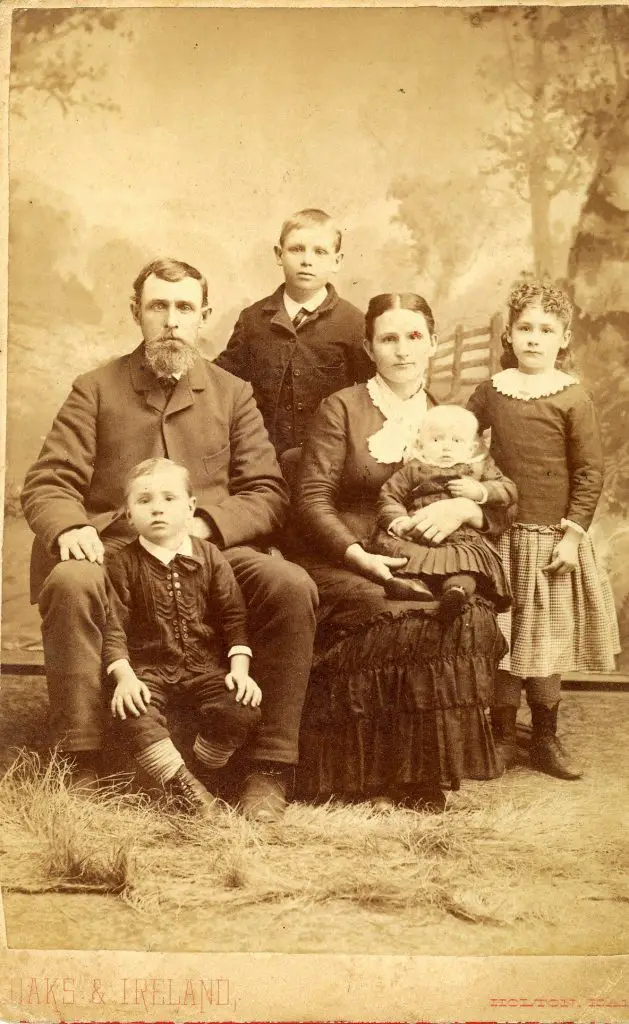 Charles bronson (1921-2003). Ritratto di un attore. Un'icona senza tempo tra il west, l'amore e la notte Charles bronson (1921-2003). Ritratto di un attore. Un'icona senza tempo tra il west, l'amore e la notte