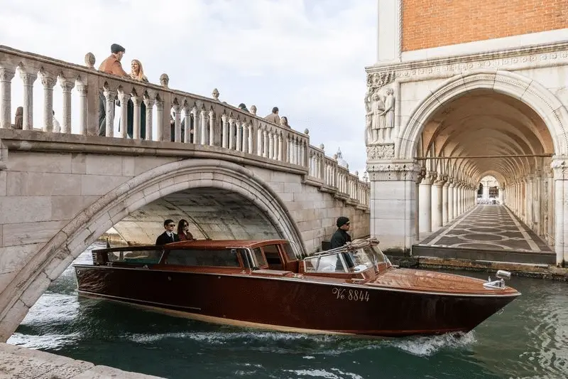 The beauty: il trailer ufficiale, dal 22 gennaio su disney+ The beauty: il trailer ufficiale, dal 22 gennaio su disney+