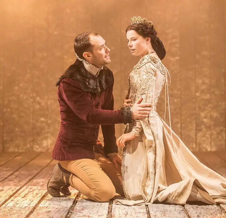 Jessie buckley jude law