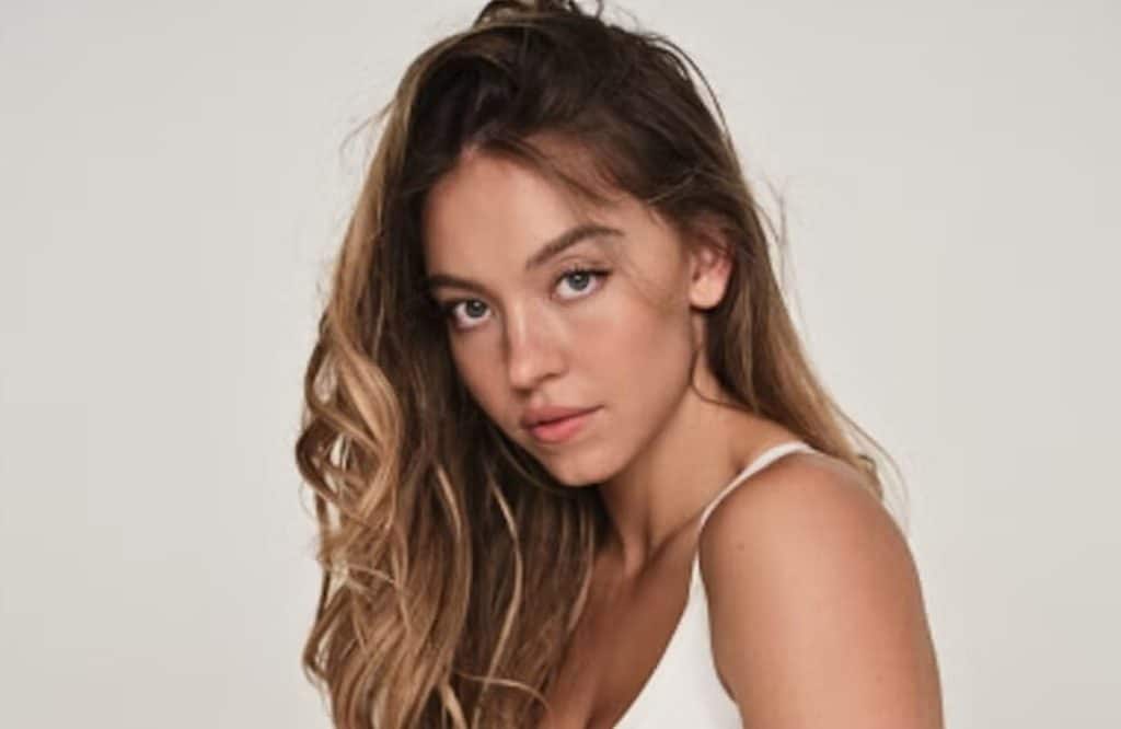 Sydney sweeney è nei guai: l'addio a hollywood? Più vicino di quanto si creda Sydney sweeney brand lingerie hollywood