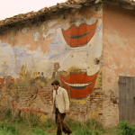 La casa dalle finestre che ridono torna in sala, ma cambia volto