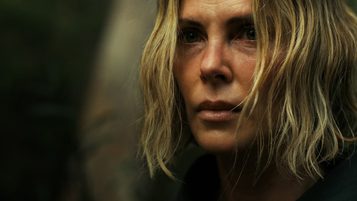 Apex: trailer e poster il nuovo film con charlize theron e taron egerton